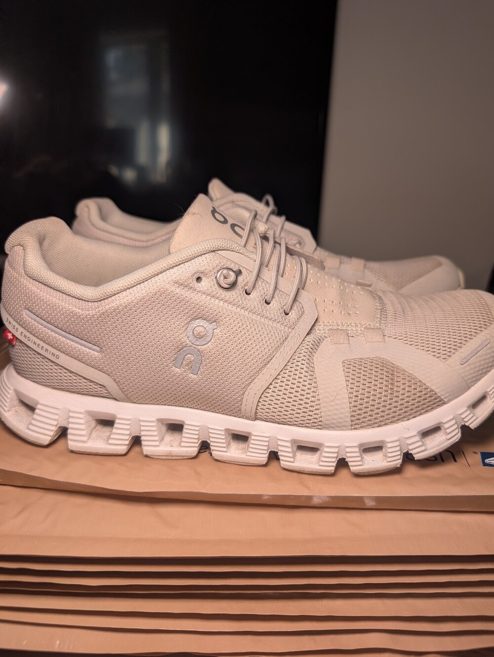 On Cloud Running Shoes White Cream Women's Size 7.5 Athletic Sneakers - Picture 2 of 7